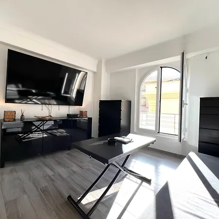 Joli 2 Pieces Apartment *