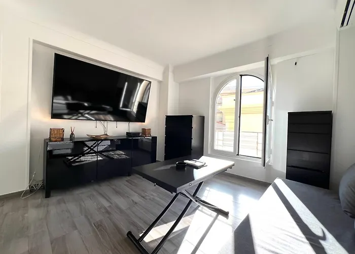 Joli 2 Pieces Apartment *